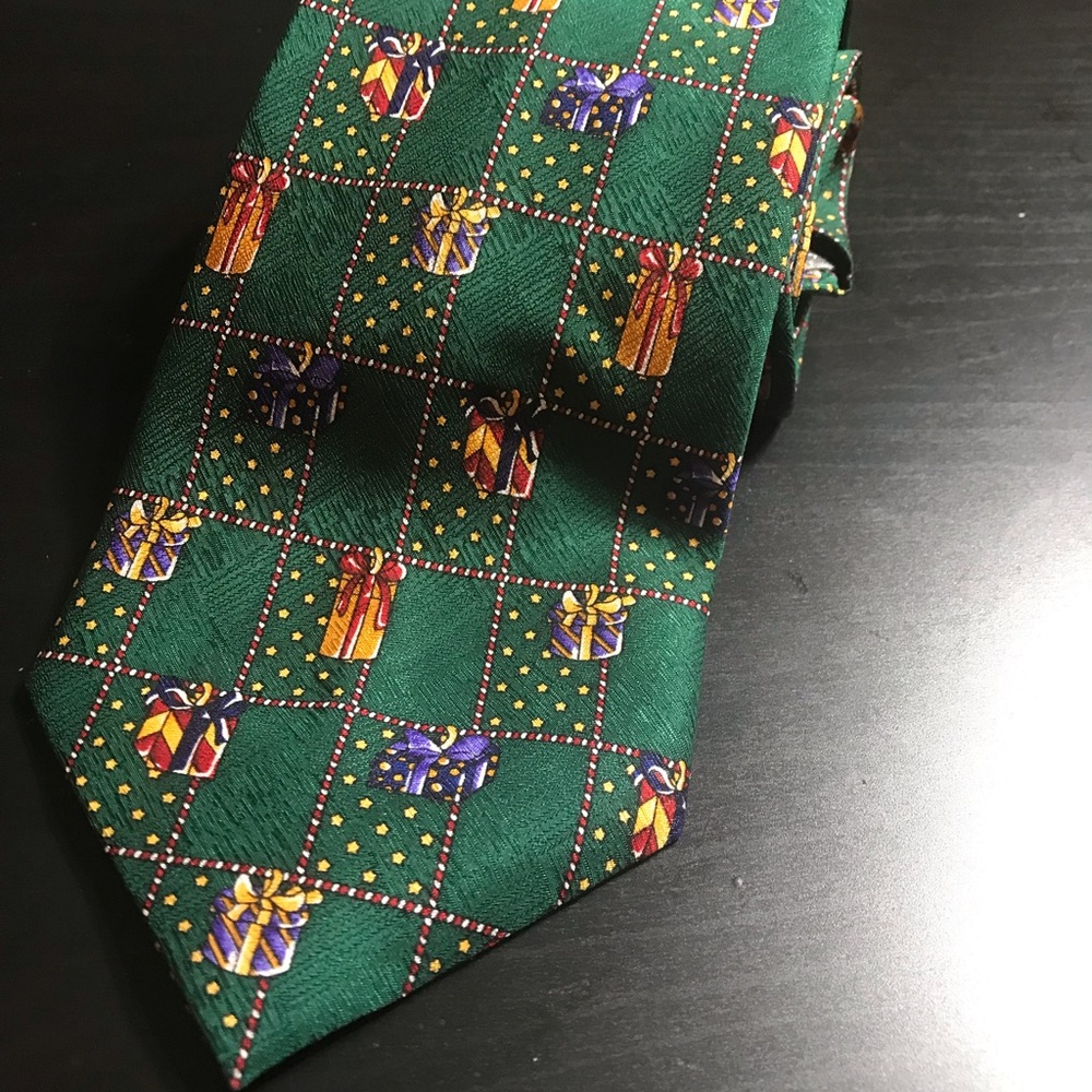 ❌SOLD Keith Daniels Silk Holiday Present Tie Chris